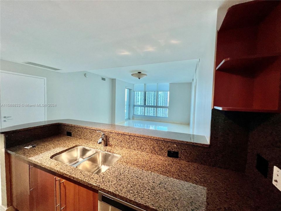 For Rent: $4,100 (2 beds, 2 baths, 1005 Square Feet)