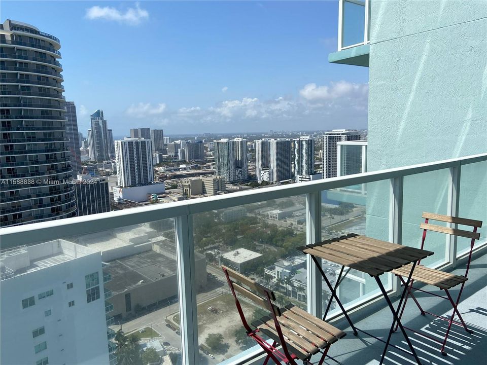 For Sale: $439,000 (1 beds, 1 baths, 780 Square Feet)