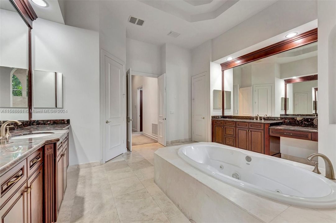 В аренду: $9,850 (6 спален, 4 ванн, 4246 Квадратных фут)