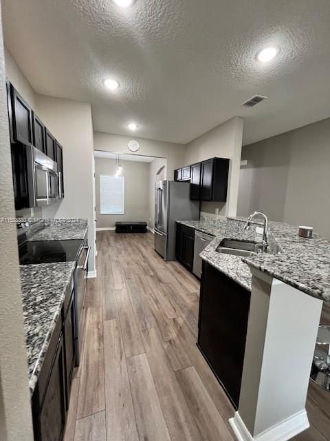 For Rent: $3,200 (3 beds, 2 baths, 1697 Square Feet)