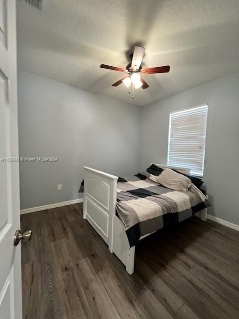 For Rent: $3,200 (3 beds, 2 baths, 1697 Square Feet)