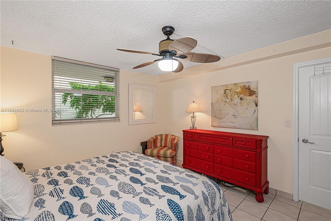 For Rent: $4,000 (2 beds, 2 baths, 888 Square Feet)