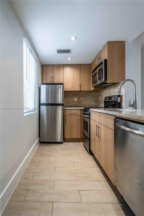 Recently Rented: $2,150 (1 beds, 1 baths, 650 Square Feet)