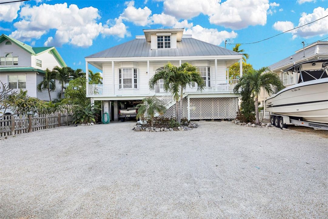 For Sale: $1,150,000 (3 beds, 2 baths, 2371 Square Feet)