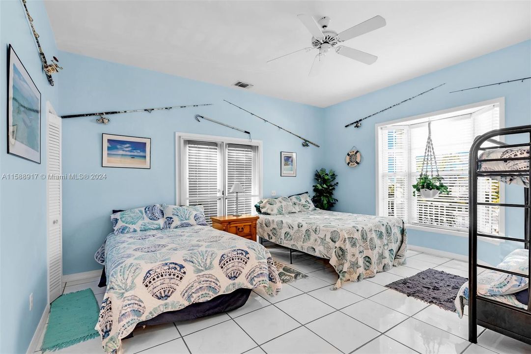 For Sale: $1,150,000 (3 beds, 2 baths, 2371 Square Feet)