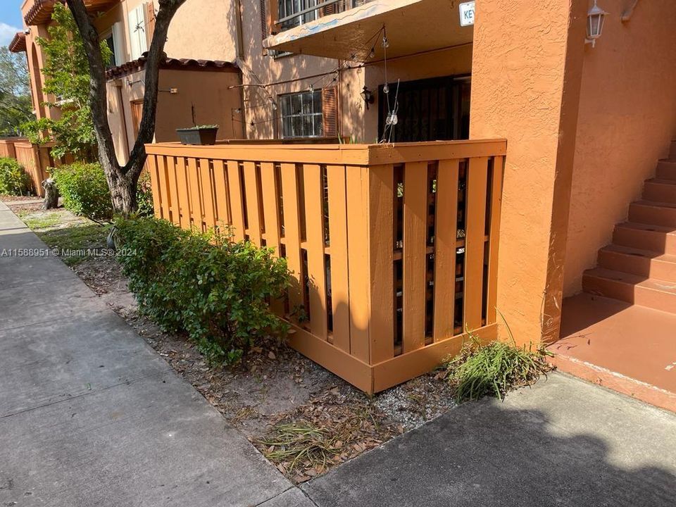 Recently Sold: $225,000 (1 beds, 1 baths, 672 Square Feet)