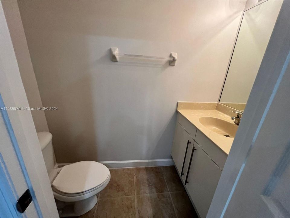最近租的: $2,725 (3 贝兹, 2 浴室, 1574 平方英尺)