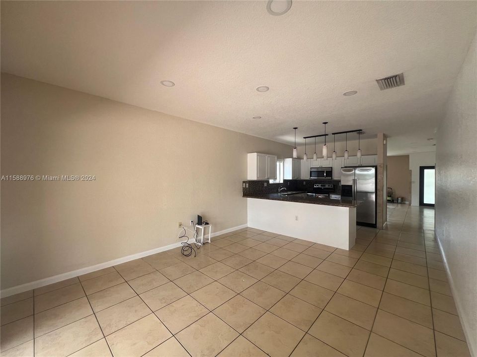 For Rent: $3,500 (3 beds, 2 baths, 1512 Square Feet)