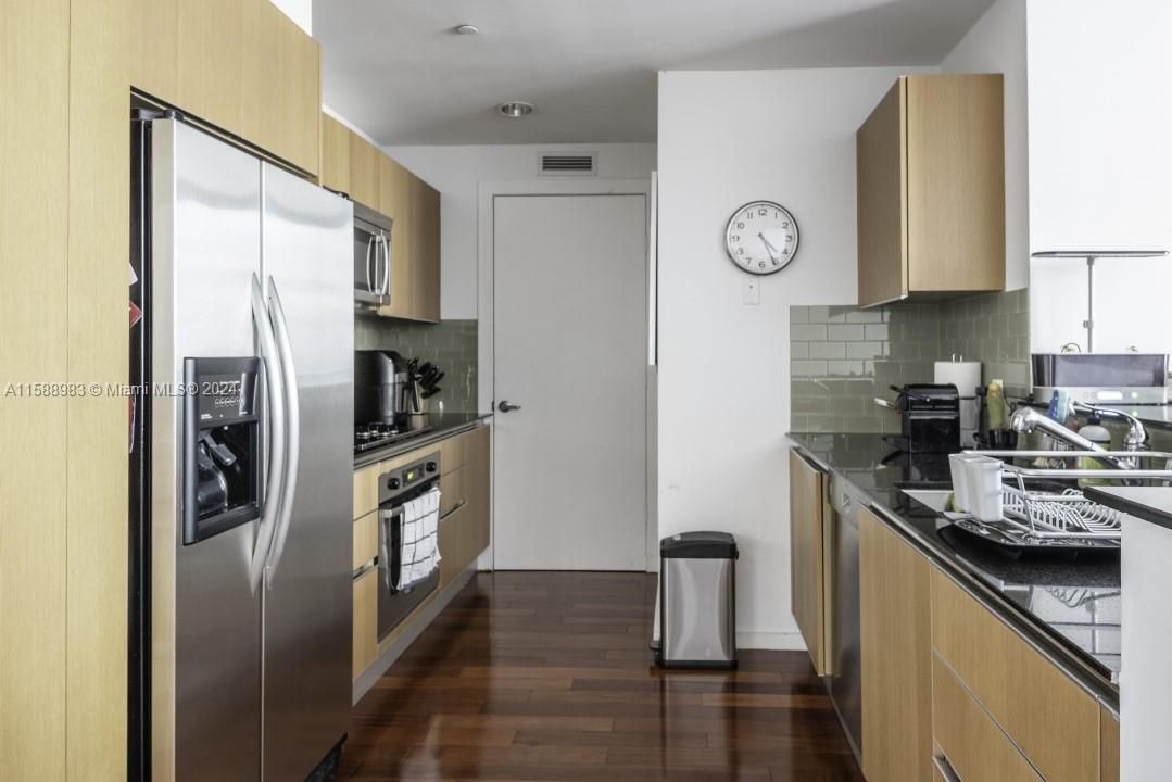 For Sale: $495,000 (1 beds, 1 baths, 1088 Square Feet)