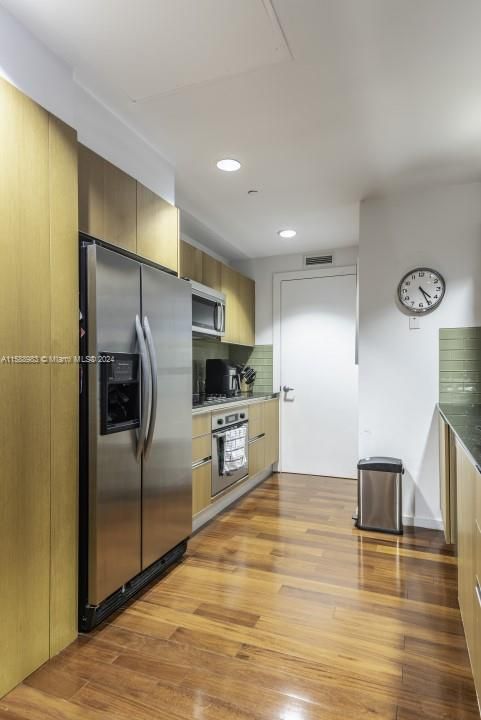 For Sale: $495,000 (1 beds, 1 baths, 1088 Square Feet)