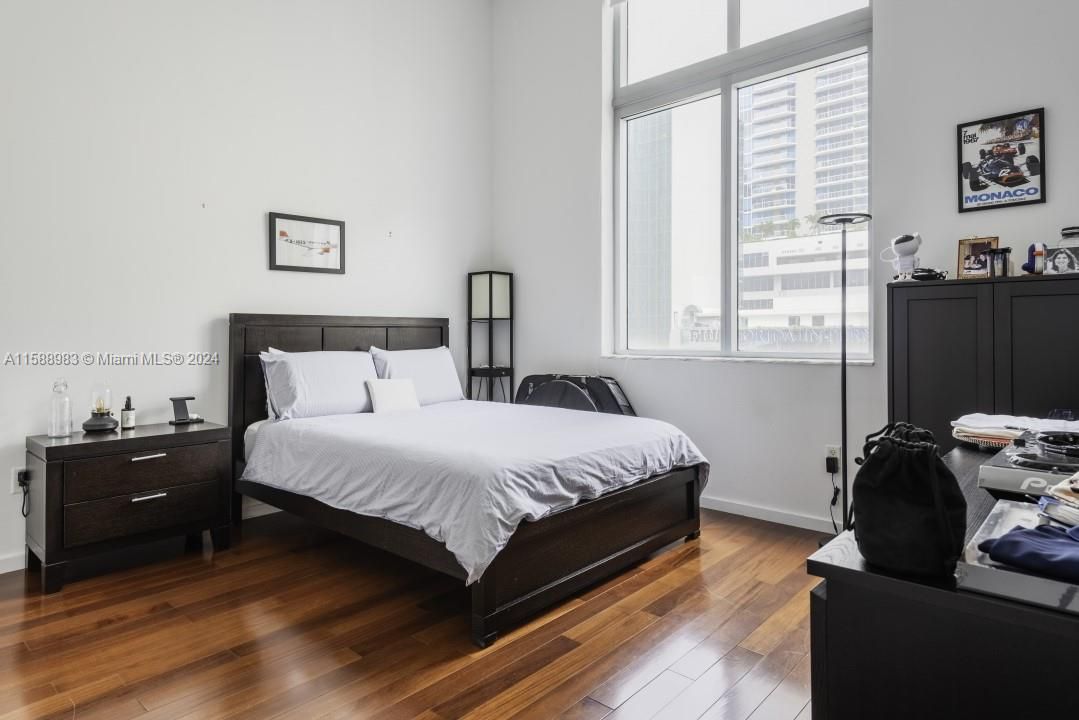For Sale: $495,000 (1 beds, 1 baths, 1088 Square Feet)
