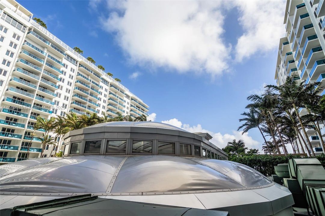 For Sale: $980,000 (1 beds, 1 baths, 850 Square Feet)