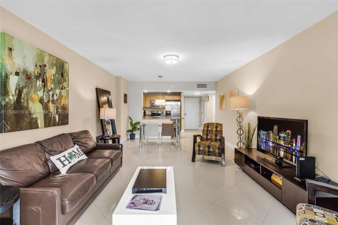 For Sale: $980,000 (1 beds, 1 baths, 850 Square Feet)