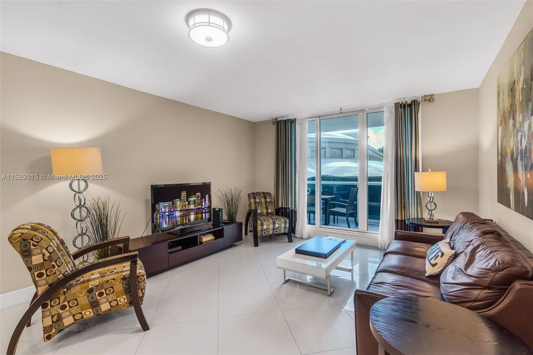 For Sale: $980,000 (1 beds, 1 baths, 850 Square Feet)