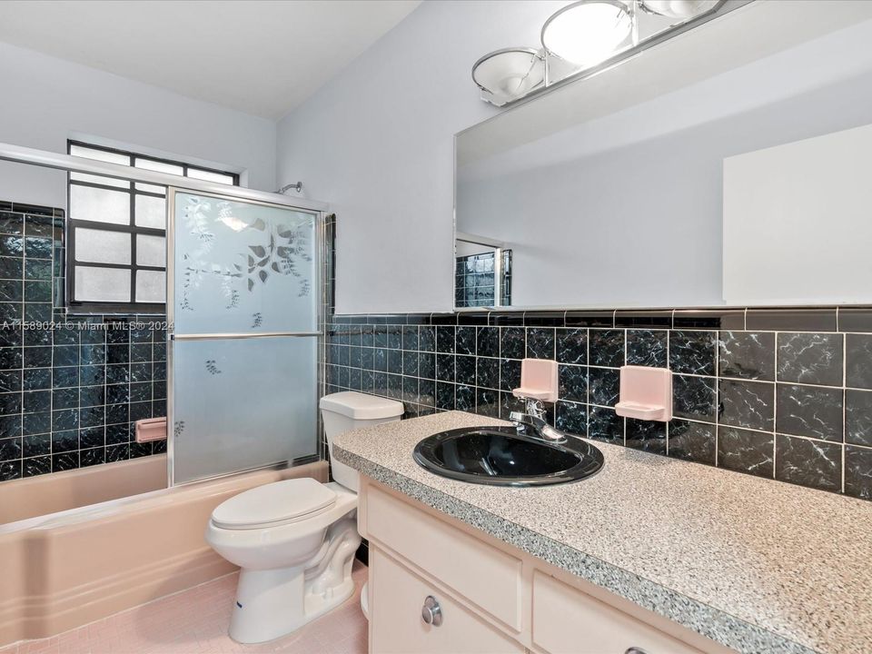 Active With Contract: $4,000 (3 beds, 2 baths, 1436 Square Feet)