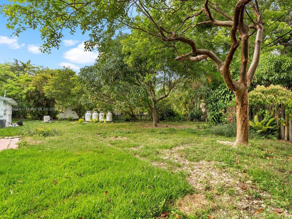 Active With Contract: $4,000 (3 beds, 2 baths, 1436 Square Feet)