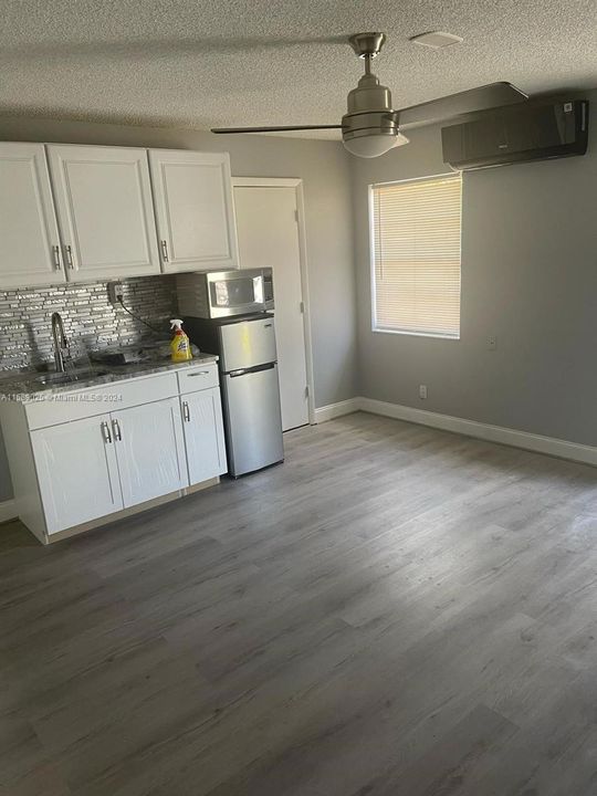 For Rent: $1,700 (1 beds, 1 baths, 270 Square Feet)