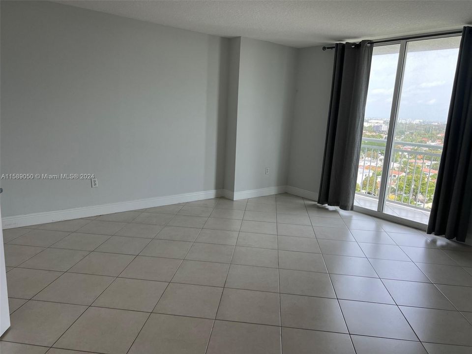 Active With Contract: $2,600 (1 beds, 1 baths, 0 Square Feet)