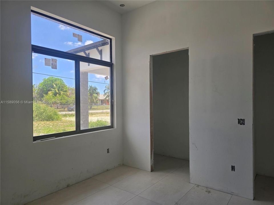 En Venta: $1,395,000 (5 camas, 4 baños, 3328 Pies cuadrados)