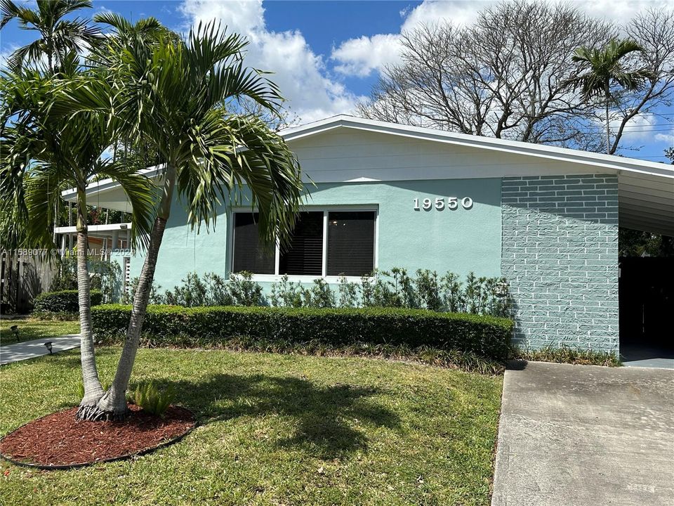 Recently Sold: $633,000 (3 beds, 2 baths, 1306 Square Feet)