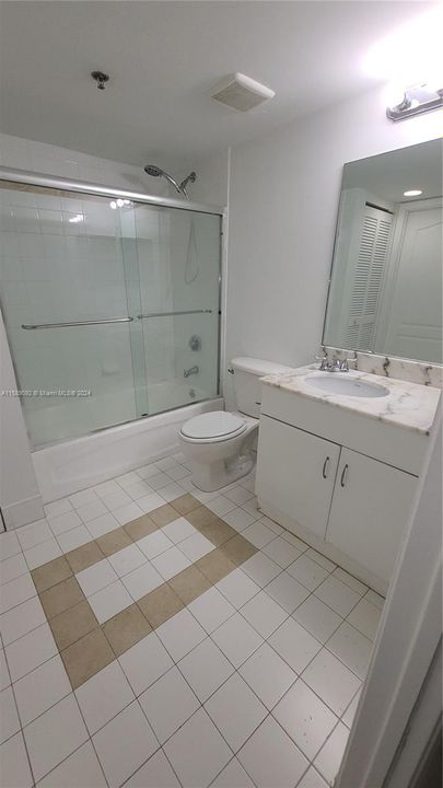 For Rent: $2,700 (1 beds, 1 baths, 825 Square Feet)