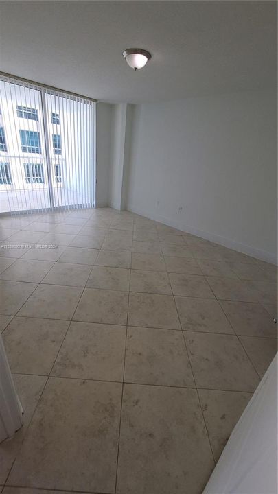 For Rent: $2,700 (1 beds, 1 baths, 825 Square Feet)
