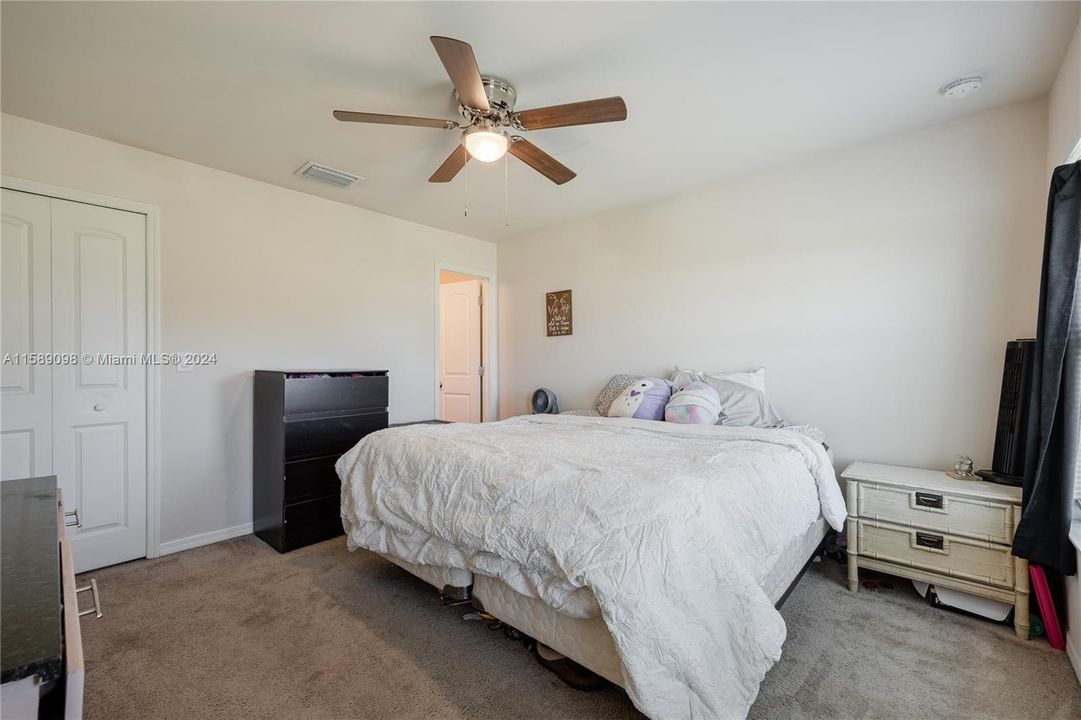 For Sale: $399,000 (3 beds, 2 baths, 1213 Square Feet)