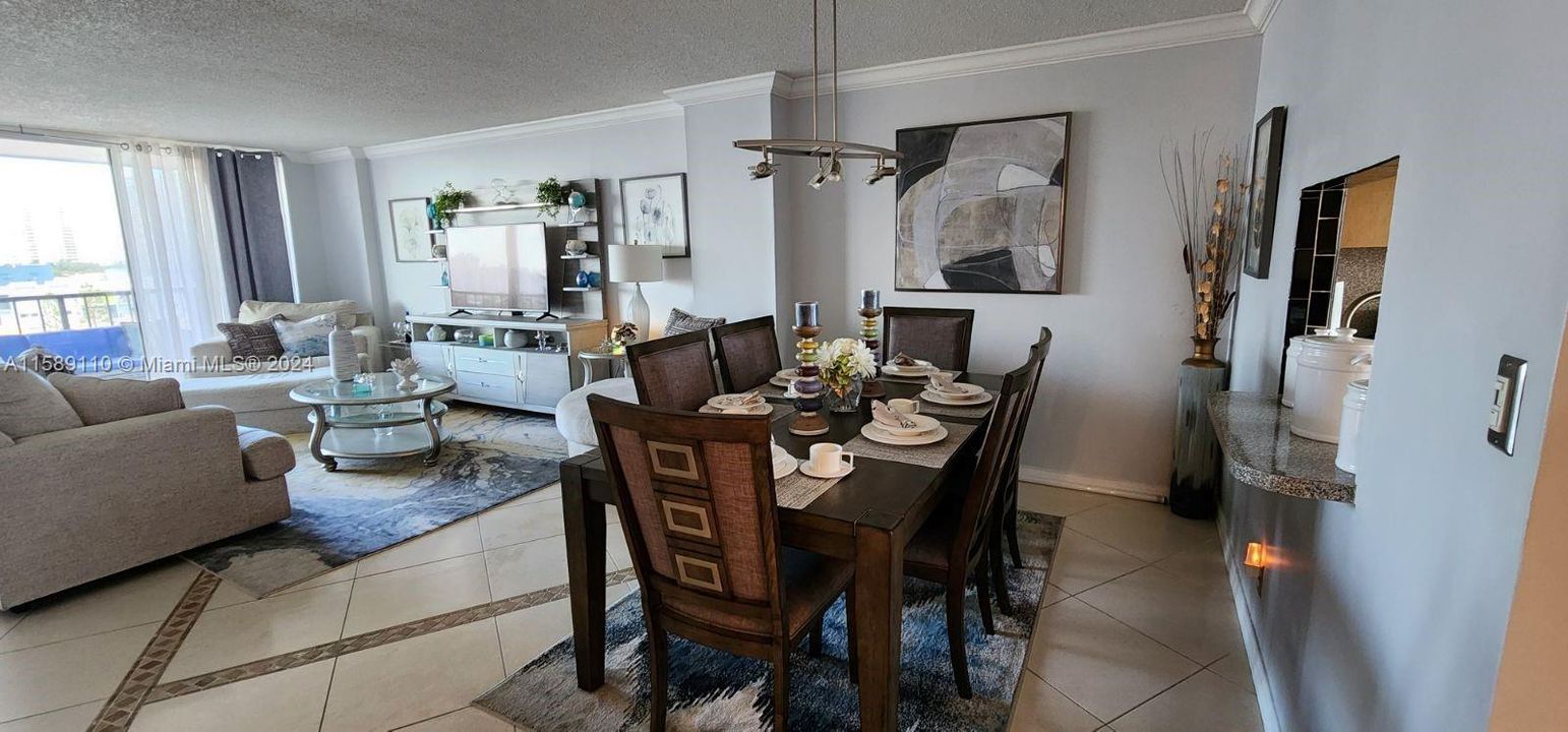 Active With Contract: $2,400 (2 beds, 2 baths, 1110 Square Feet)