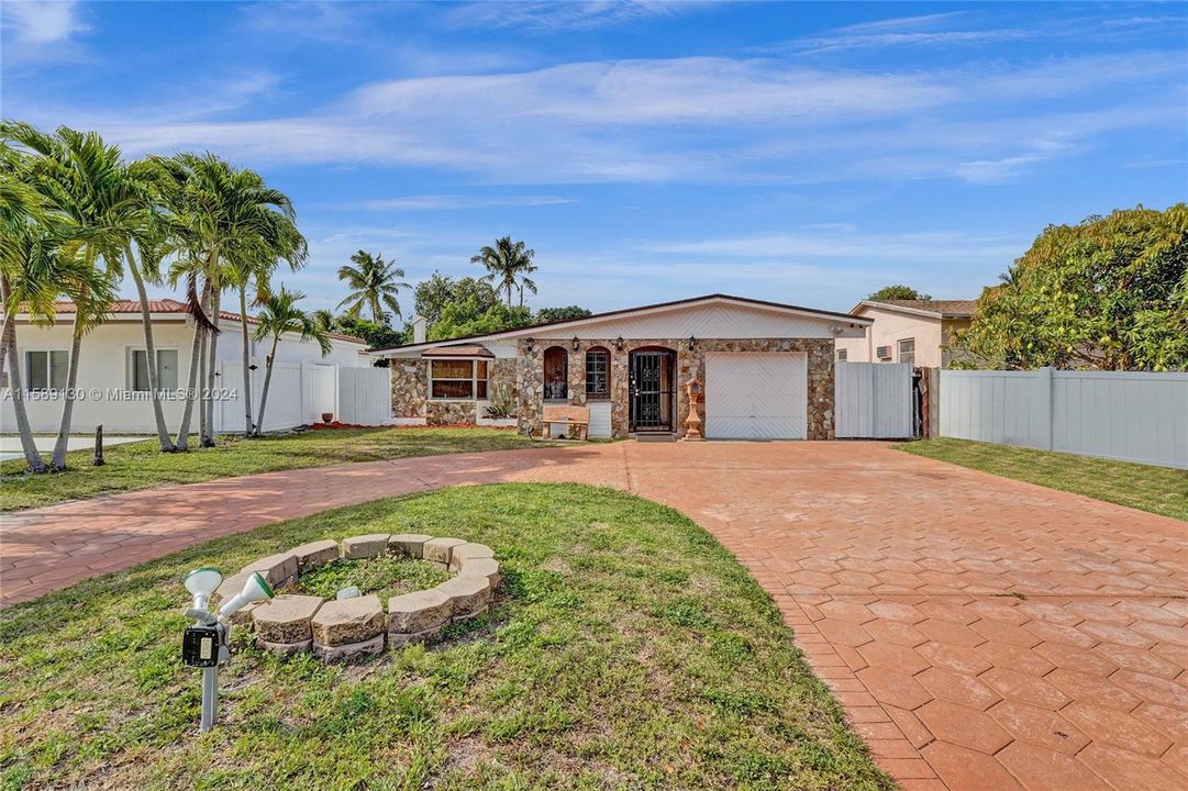 Active With Contract: $624,888 (3 beds, 2 baths, 0 Square Feet)