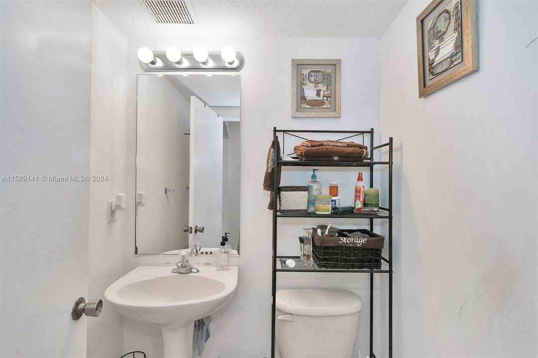 For Sale: $450,000 (3 beds, 2 baths, 1615 Square Feet)