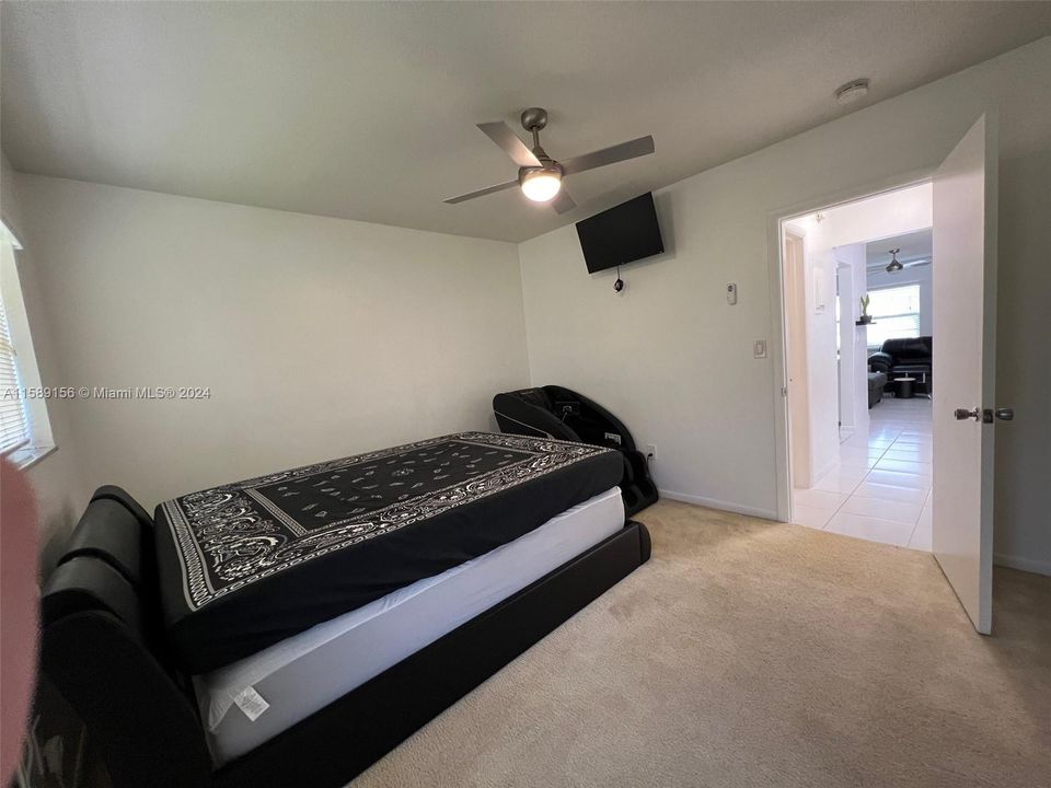 For Sale: $163,000 (1 beds, 1 baths, 600 Square Feet)