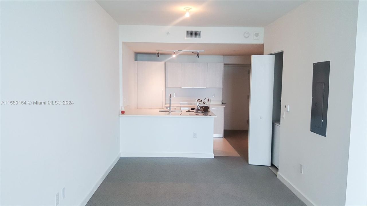 For Rent: $3,050 (1 beds, 1 baths, 610 Square Feet)