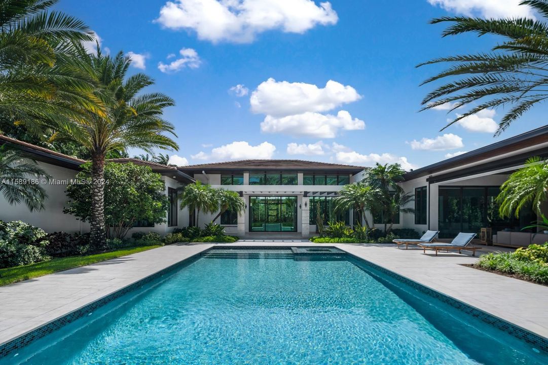 For Sale: $8,998,000 (6 beds, 7 baths, 6645 Square Feet)