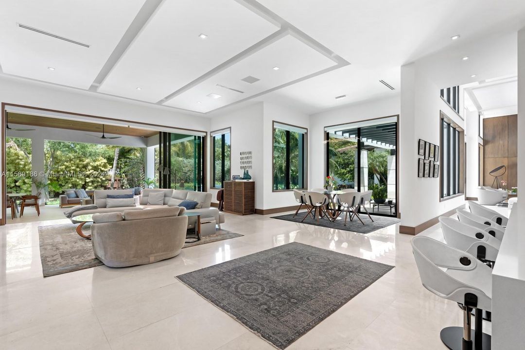 For Sale: $8,998,000 (6 beds, 7 baths, 6645 Square Feet)