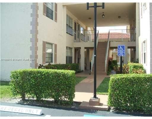 For Rent: $2,000 (2 beds, 2 baths, 737 Square Feet)