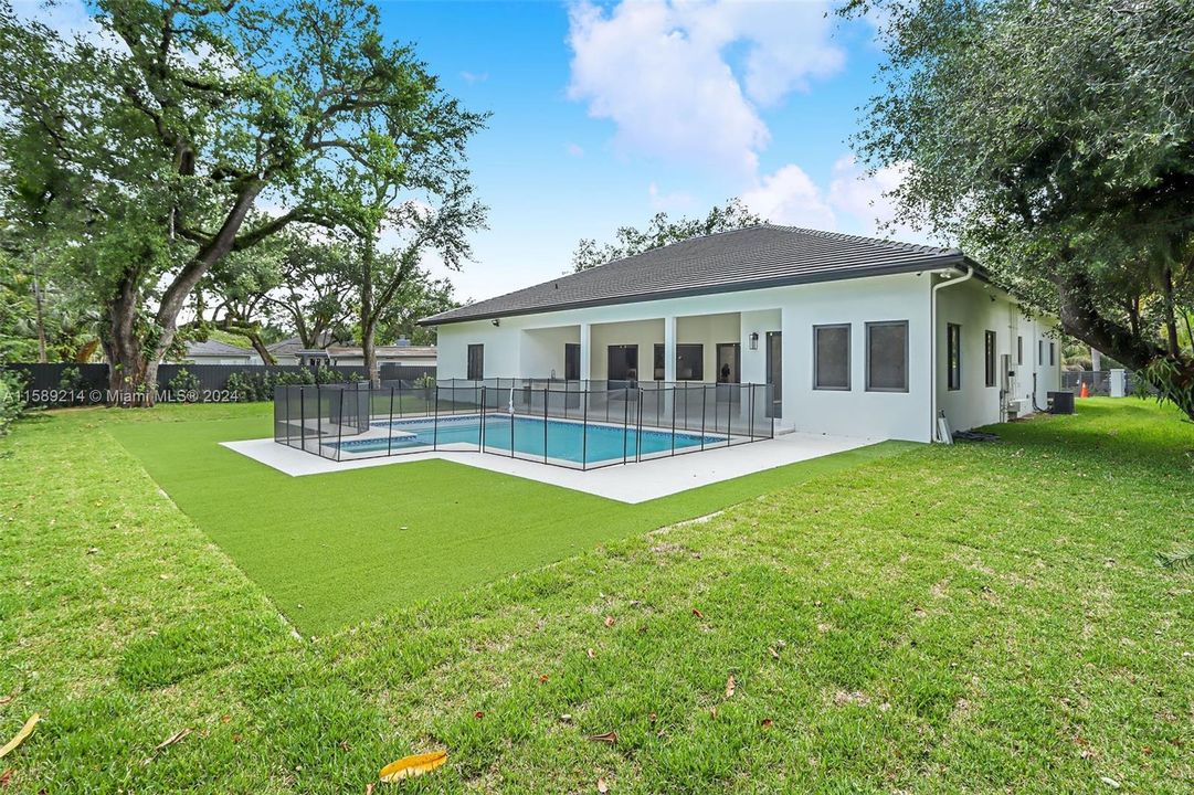 For Sale: $3,750,000 (4 beds, 4 baths, 3421 Square Feet)