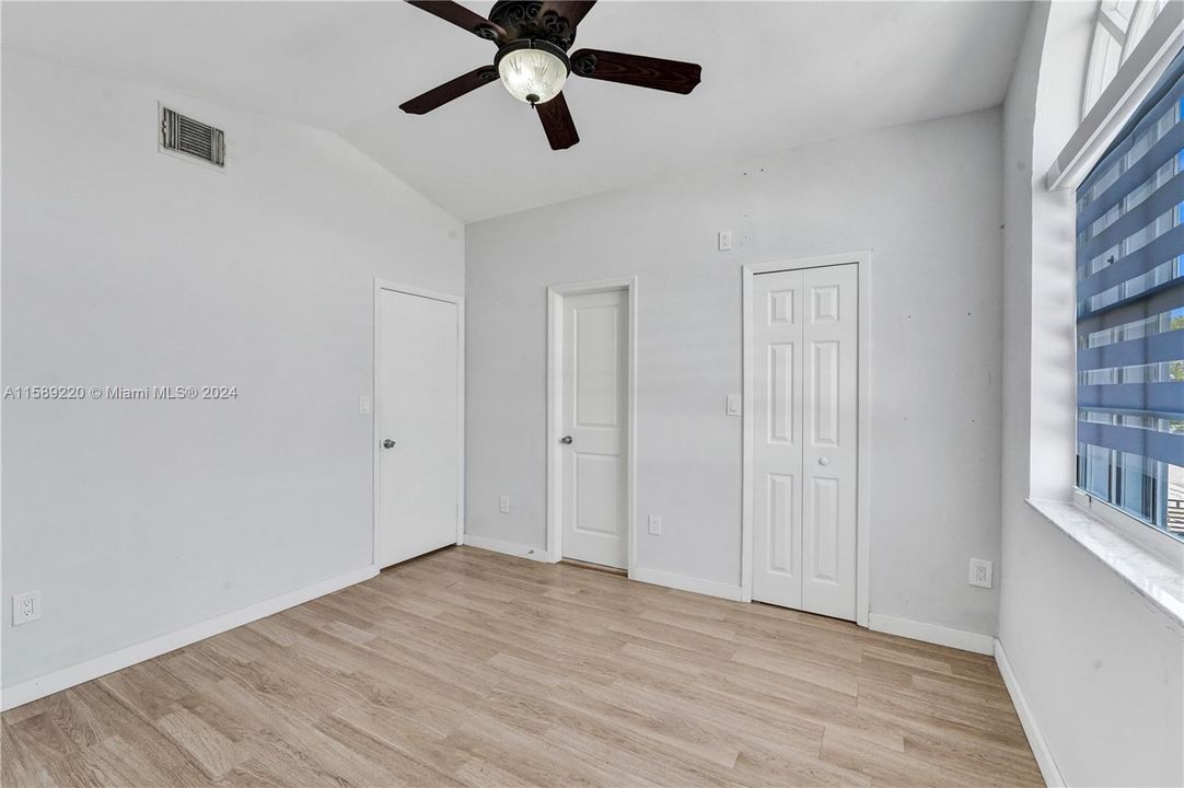 Active With Contract: $562,500 (3 beds, 2 baths, 1596 Square Feet)