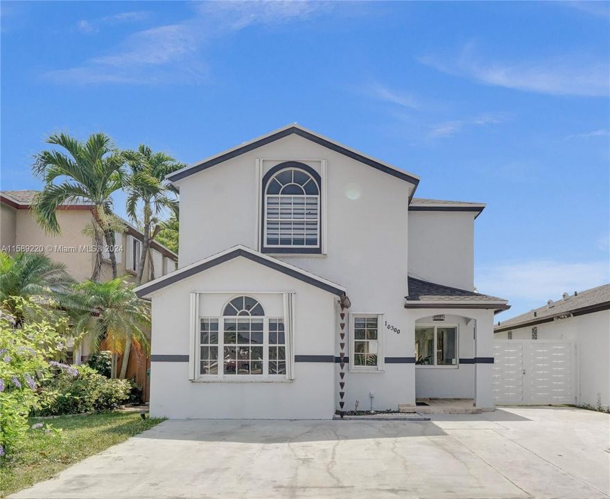 Recently Sold: $562,500 (3 beds, 2 baths, 1596 Square Feet)