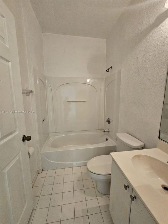 В аренду: $2,700 (3 спален, 2 ванн, 992 Квадратных фут)