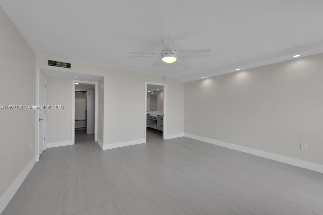 Active With Contract: $5,200 (2 beds, 2 baths, 1423 Square Feet)