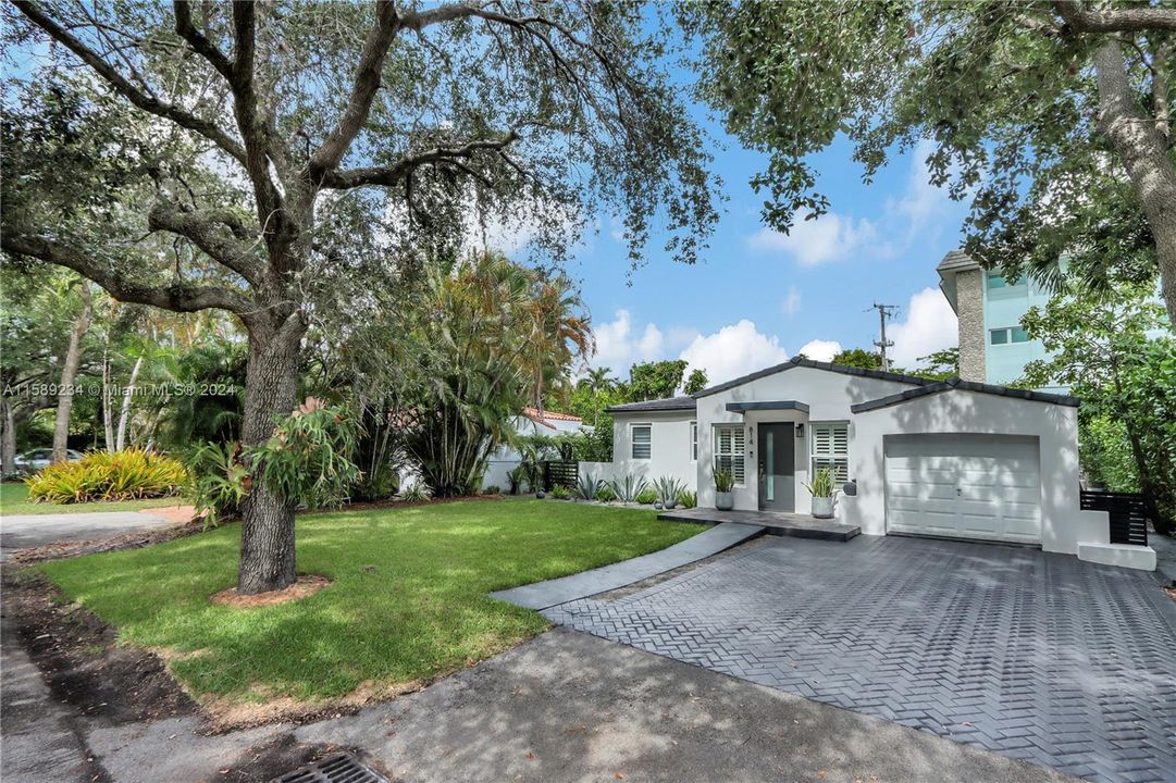 For Sale: $1,500,000 (3 beds, 2 baths, 1791 Square Feet)