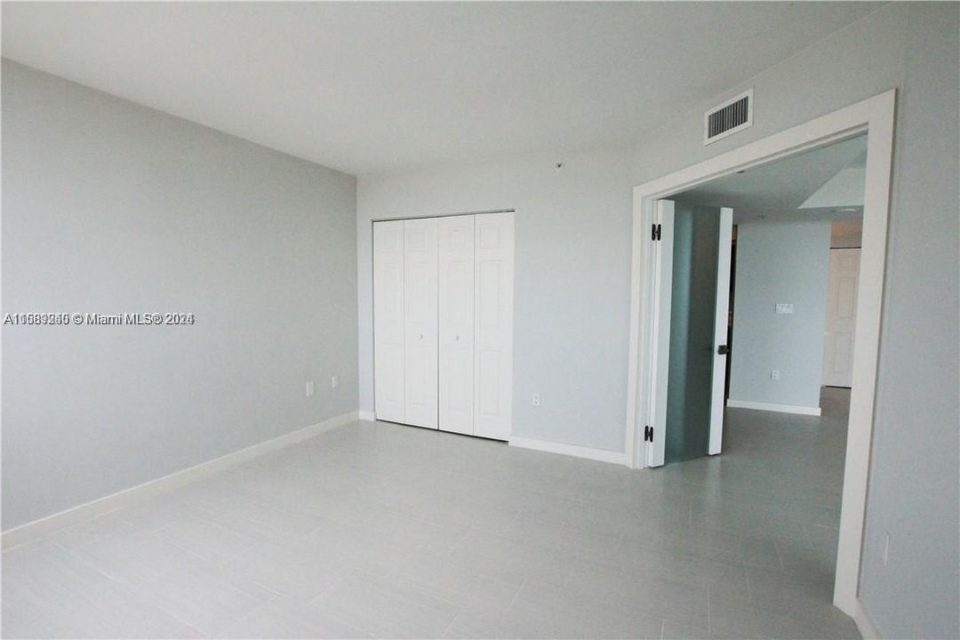 Active With Contract: $3,650 (1 beds, 1 baths, 746 Square Feet)