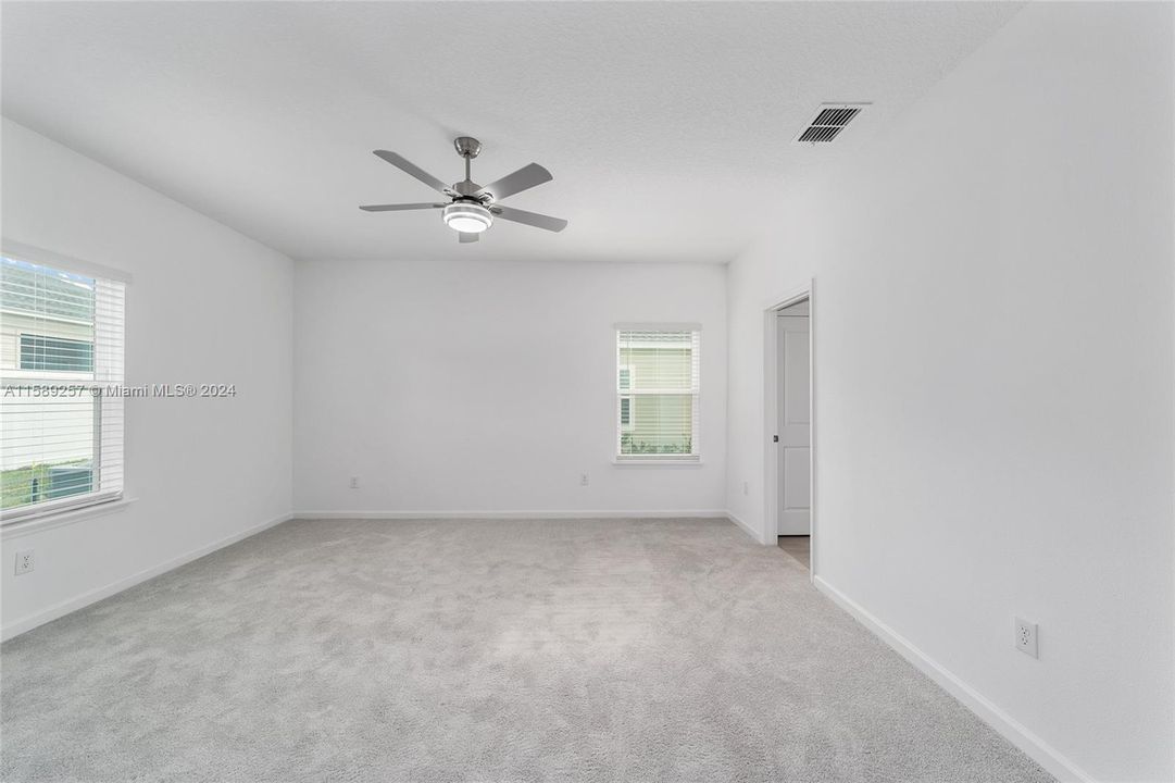 Recently Sold: $310,000 (3 beds, 3 baths, 2028 Square Feet)