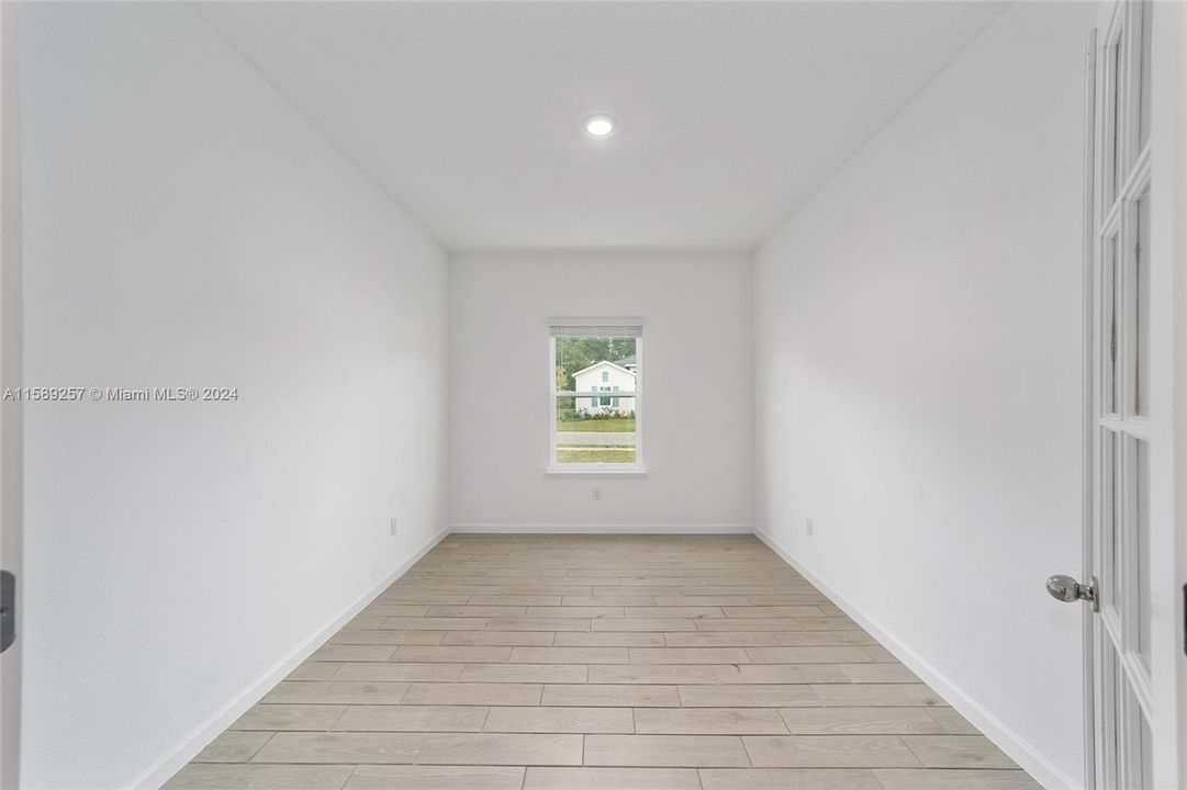 Recently Sold: $310,000 (3 beds, 3 baths, 2028 Square Feet)