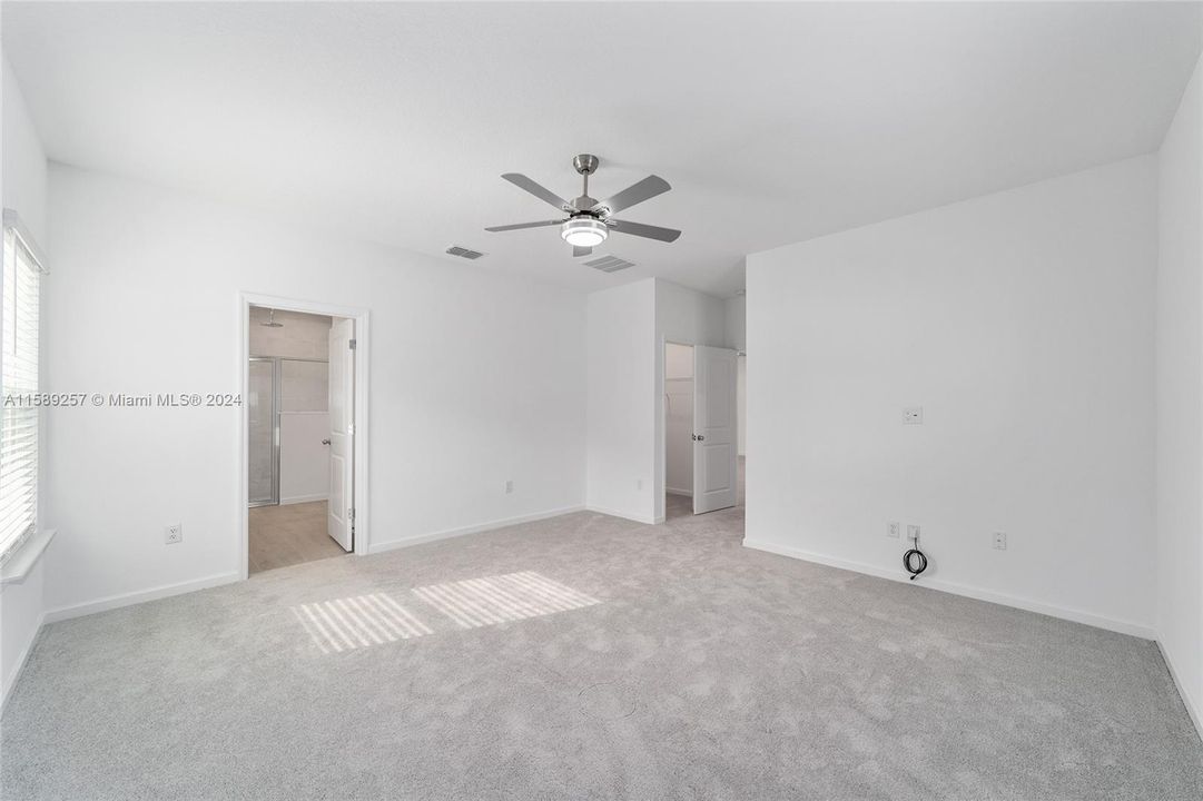 Recently Sold: $310,000 (3 beds, 3 baths, 2028 Square Feet)