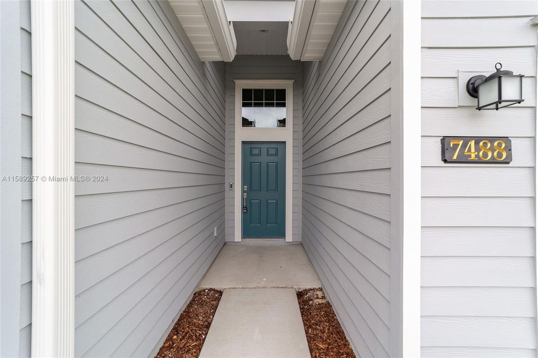 Recently Sold: $310,000 (3 beds, 3 baths, 2028 Square Feet)