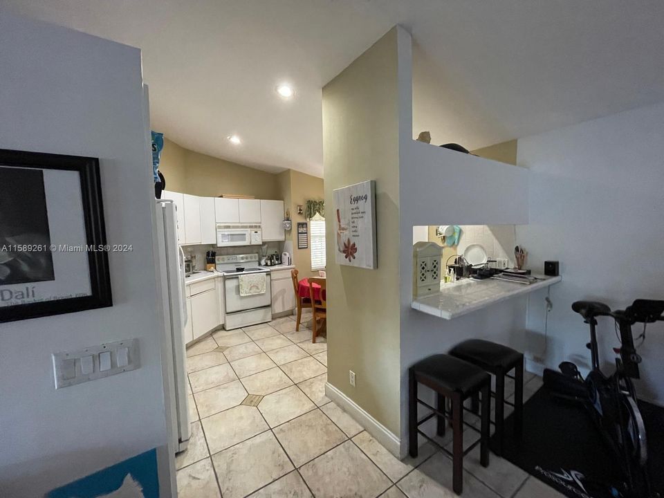 Active With Contract: $3,100 (3 beds, 2 baths, 1619 Square Feet)