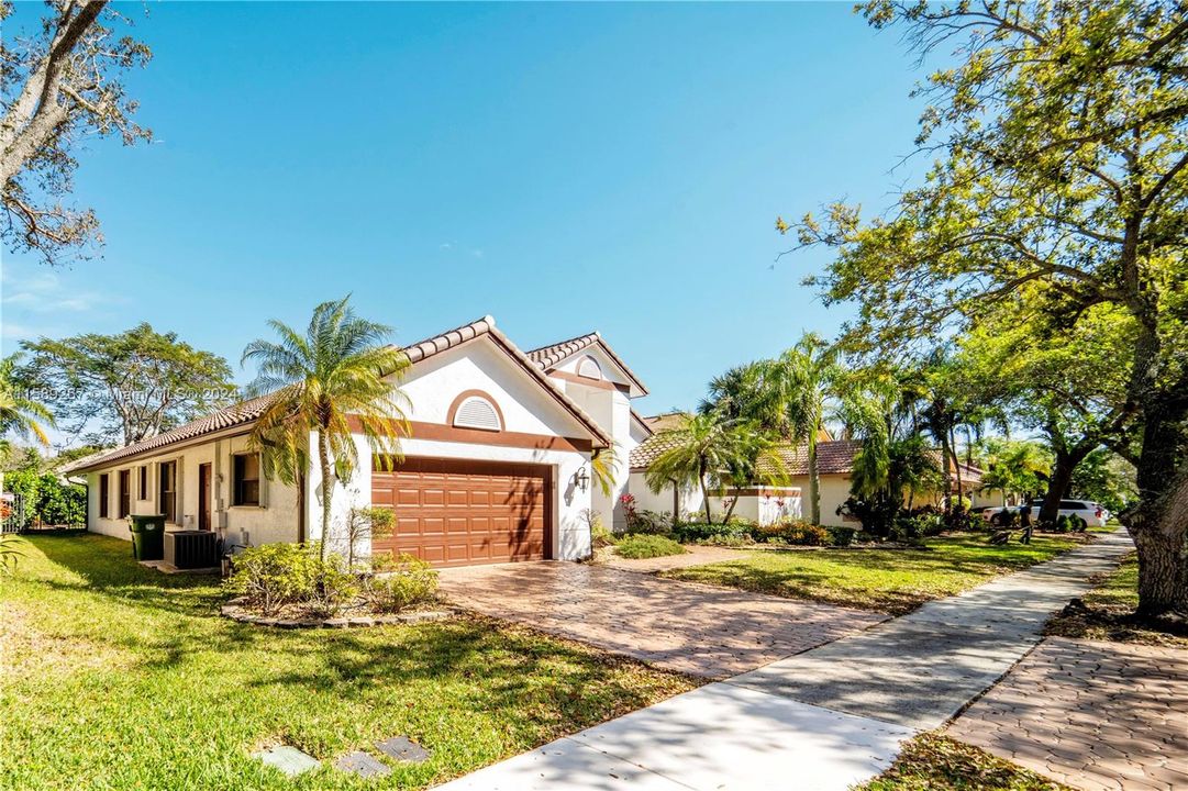 Active With Contract: $1,049,000 (4 beds, 3 baths, 2594 Square Feet)