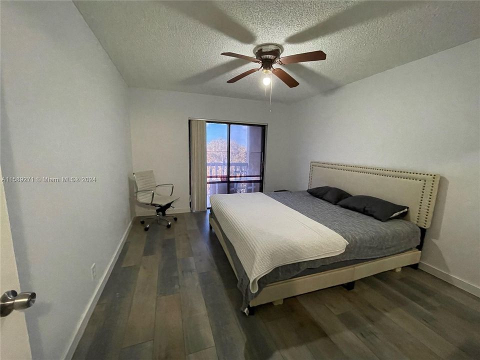 For Rent: $1,850 (1 beds, 1 baths, 710 Square Feet)
