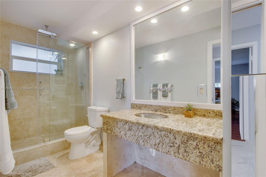 Недавно арендовано: $3,100 (2 спален, 1 ванн, 988 Квадратных фут)